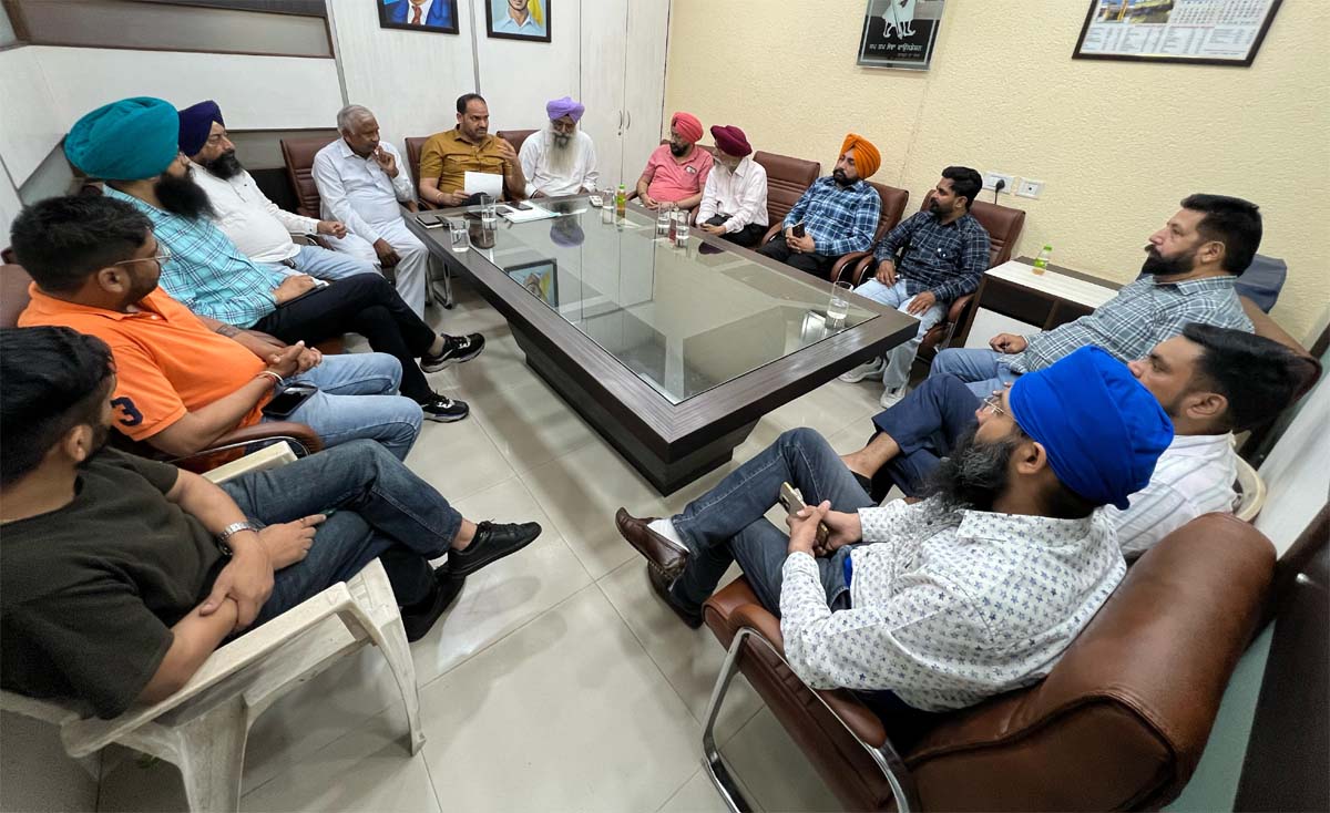 ਸ਼ਹਿਰ ਦੀਆਂ ਵੱਖ ਵੱਖ ਮਾਰਕੀਟ ਵੈਲਫੇਅਰ ਐਸੋਸੀਏਸ਼ਨਾਂ ਦੇ ਨੁਮਾਇੰਦਿਆਂ ਵਲੋਂ ਆਪ ਉਮੀਦਵਾਰ ਦੇ ਸਮਰਥਨ ਦਾ ਫੈਸਲਾ